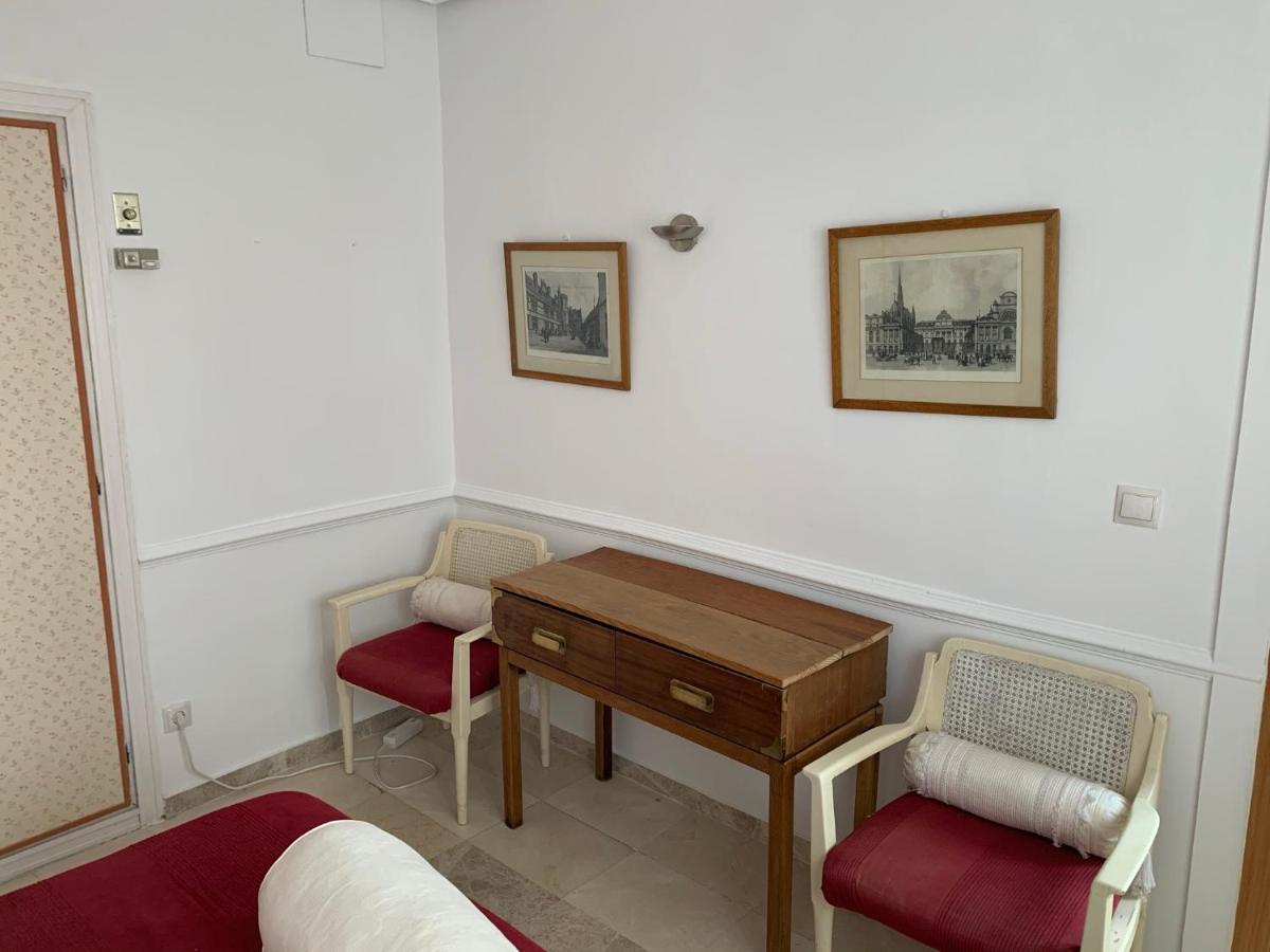 Pisos Con Piscina De Temporada Corta Estancia Madrid Ngoại thất bức ảnh