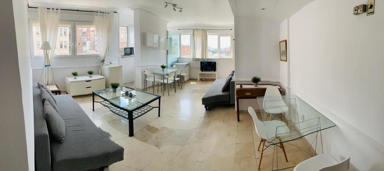 Pisos Con Piscina De Temporada Corta Estancia Madrid Ngoại thất bức ảnh