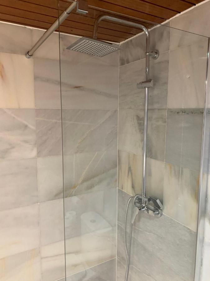 Pisos Con Piscina De Temporada Corta Estancia Madrid Ngoại thất bức ảnh