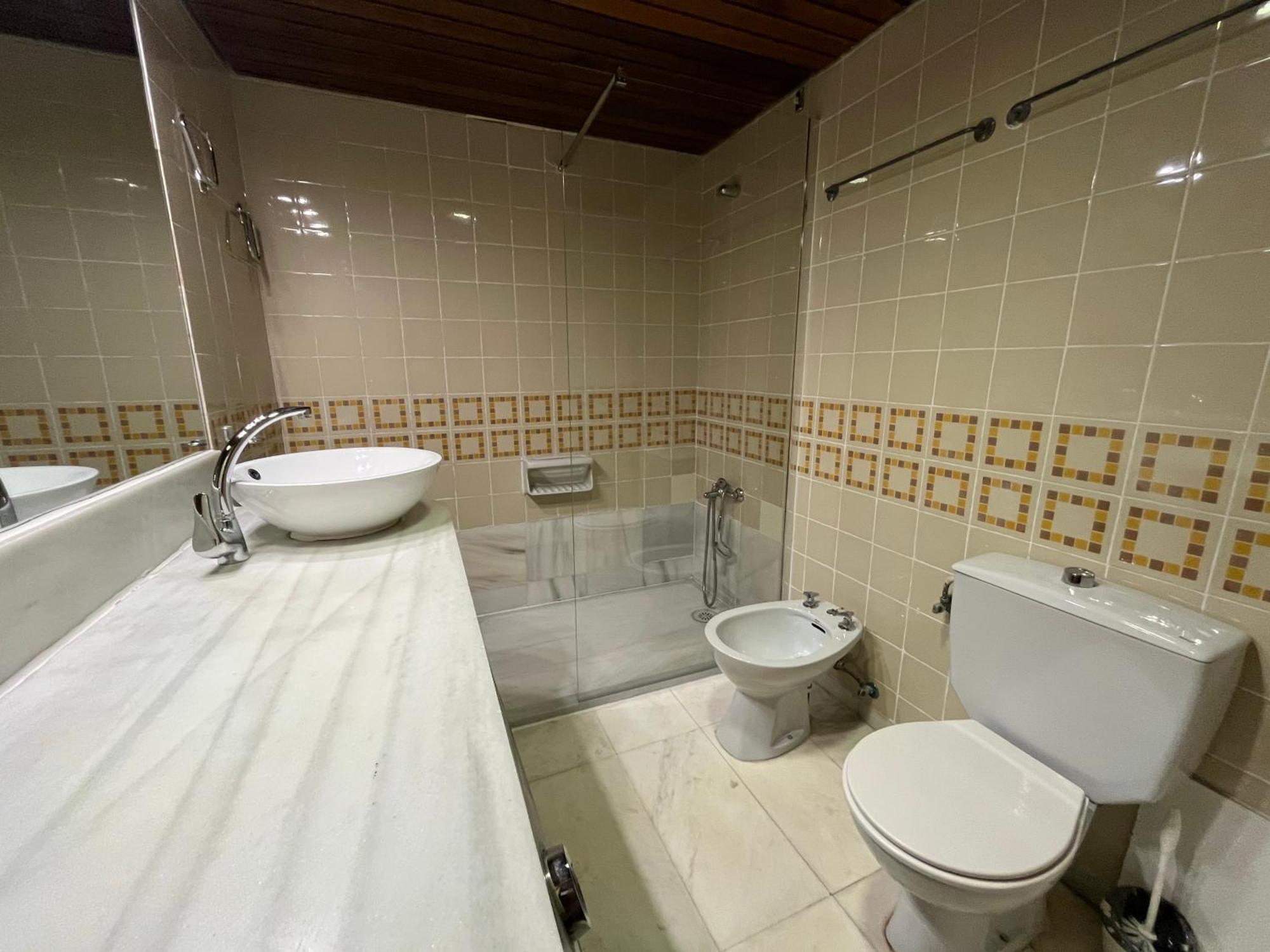 Pisos Con Piscina De Temporada Corta Estancia Madrid Ngoại thất bức ảnh