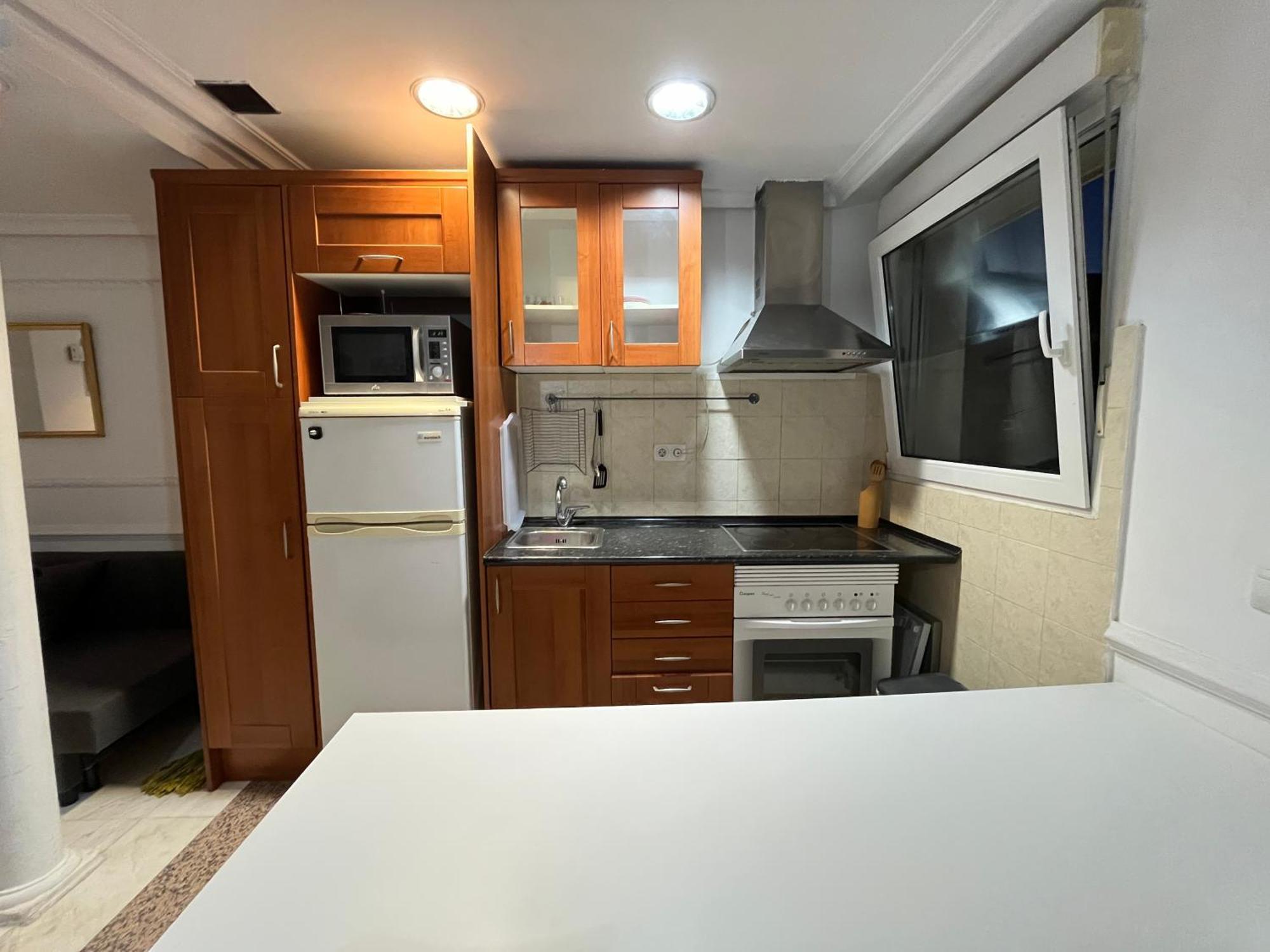 Pisos Con Piscina De Temporada Corta Estancia Madrid Ngoại thất bức ảnh