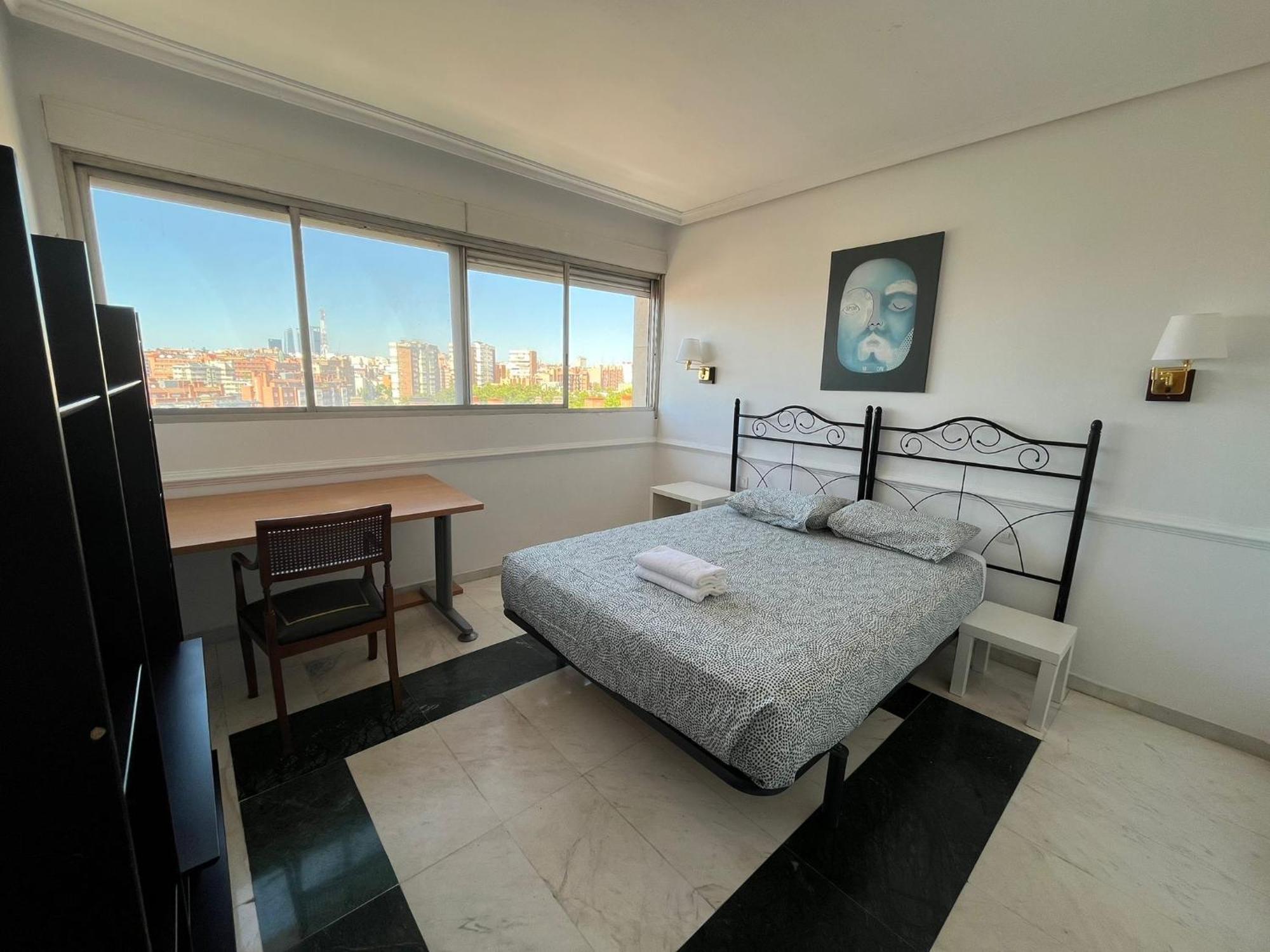 Pisos Con Piscina De Temporada Corta Estancia Madrid Ngoại thất bức ảnh