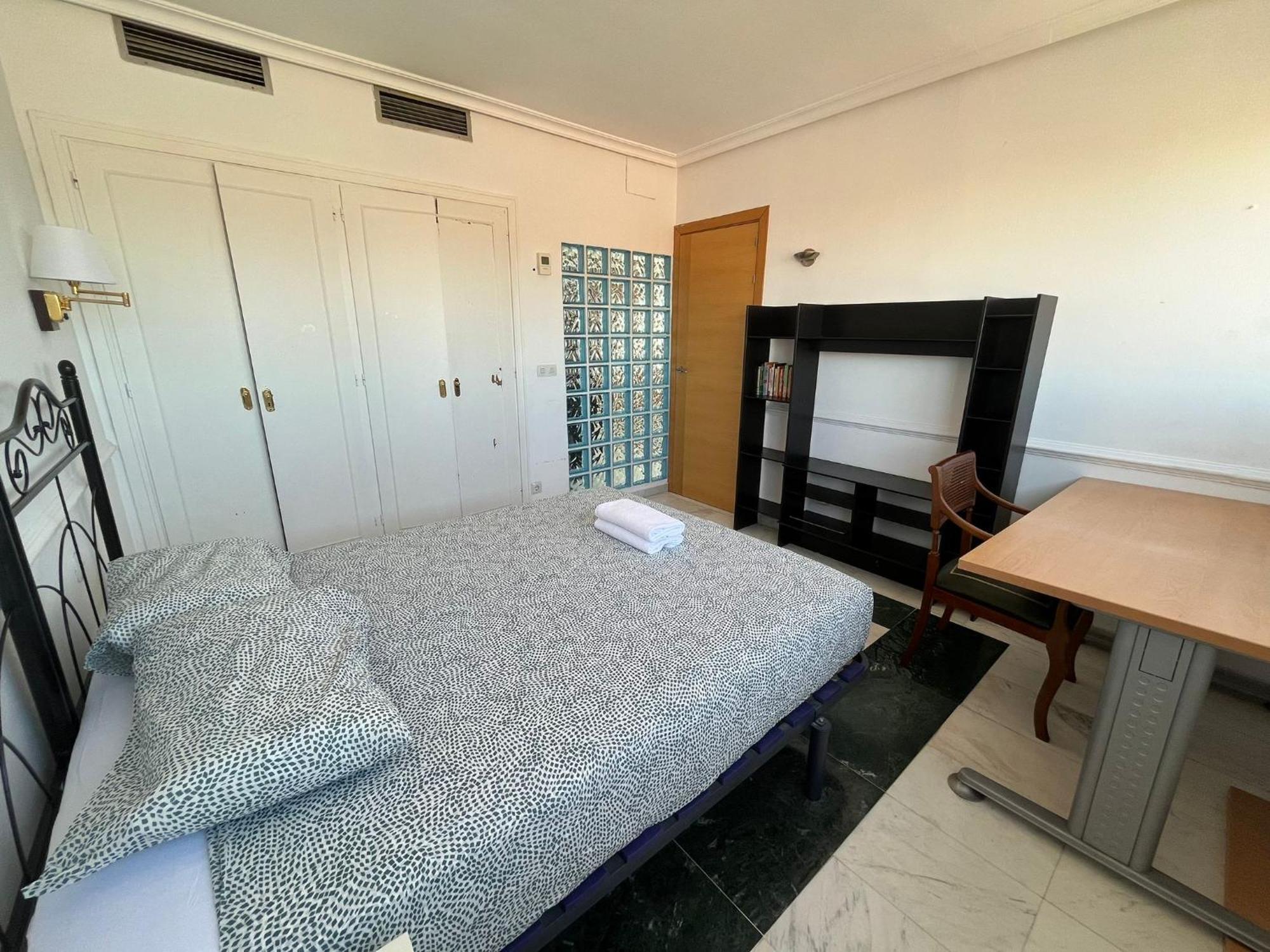 Pisos Con Piscina De Temporada Corta Estancia Madrid Ngoại thất bức ảnh