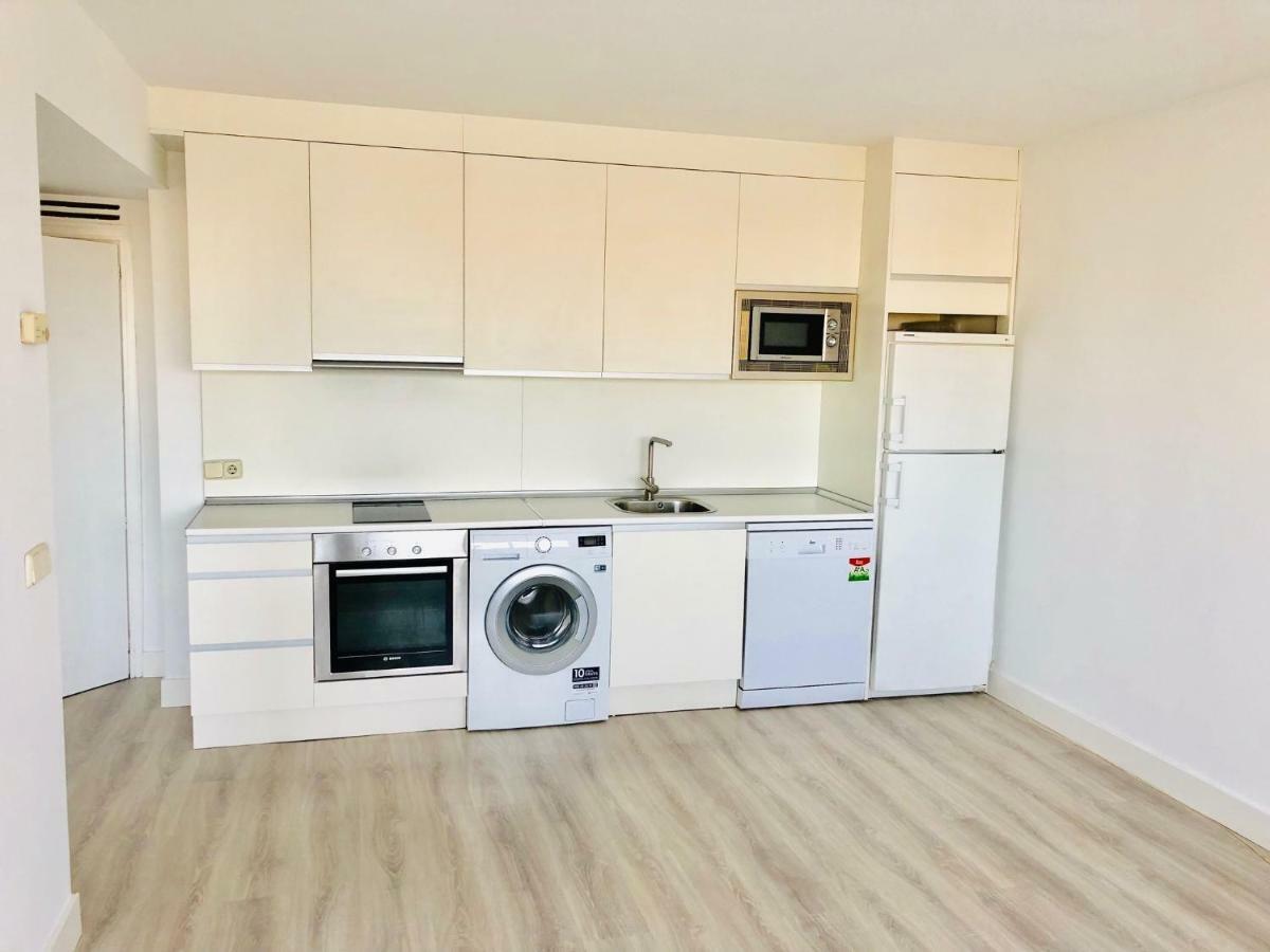 Pisos Con Piscina De Temporada Corta Estancia Madrid Ngoại thất bức ảnh